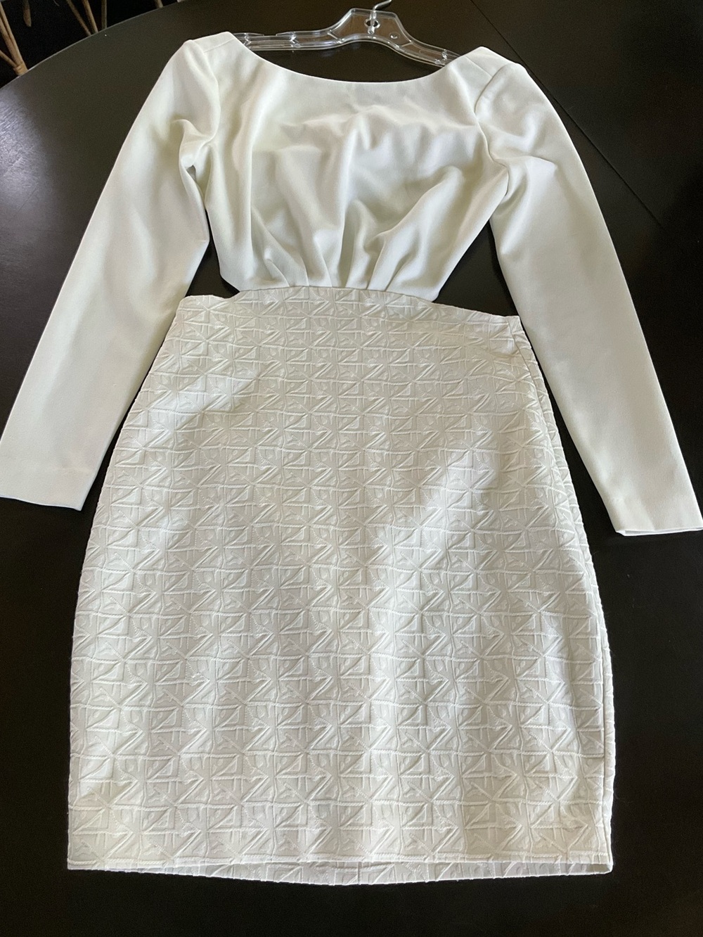 ONE33 Social Long-Sleeve Mini Dress - Elegant Textured Skirt